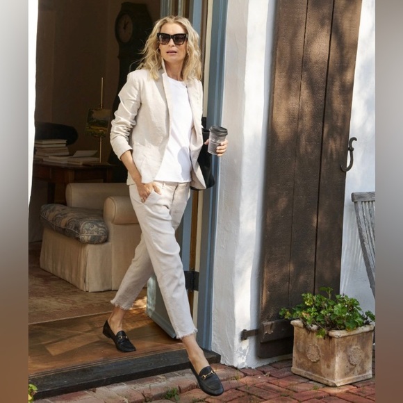 Frank & Eileen Wicklow Italian Performance Linen Cropped Chinos In Cement - Picture 3 of 12